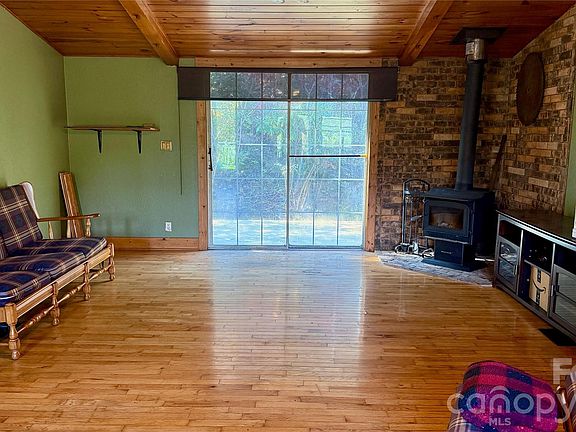 5th image of 898 Rock Creek Rd
