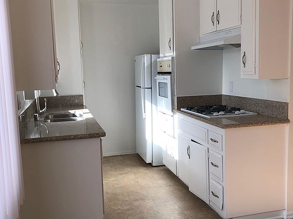 4th image of 4943 Laurel Canyon Blvd APT 15