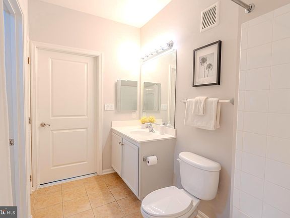 5th image of 2665 Prosperity Ave APT 440