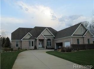 4521 Loon Harbor Ln, Linden, MI 48451