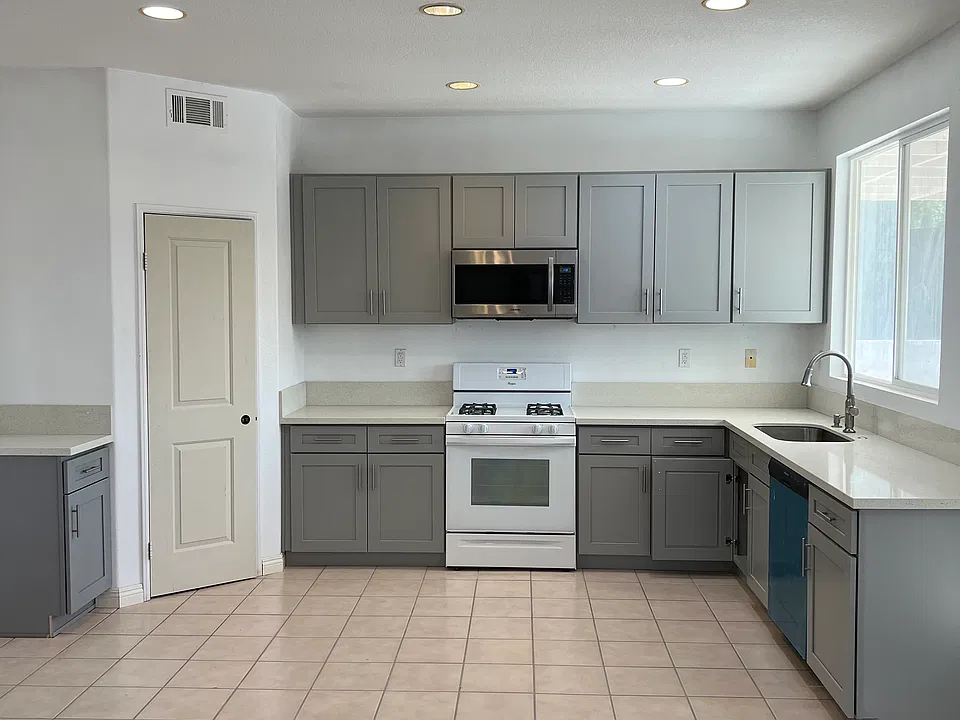 359 Steiner Dr