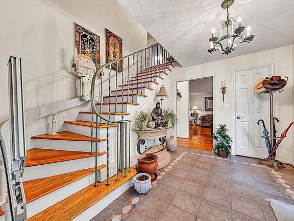 15th image of 1120 Chestnut Mountain Dr