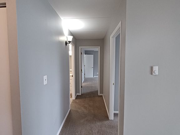 5th image of 3703 James St APT 2F