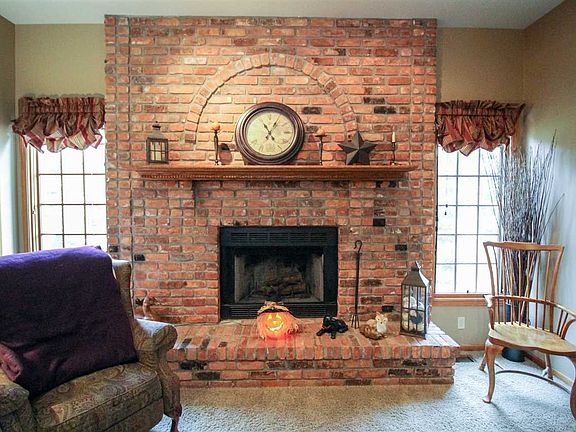2nd image of 5116 Coachlight Dr