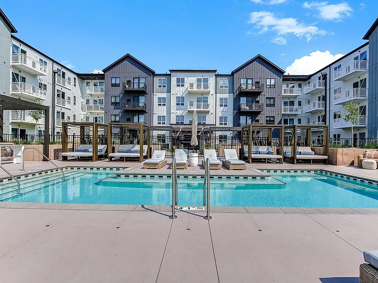 Engrain - Pool Image