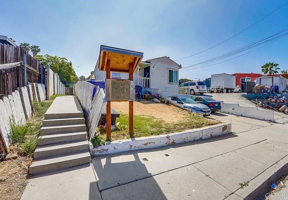 1st image of 1023 Goodyear St