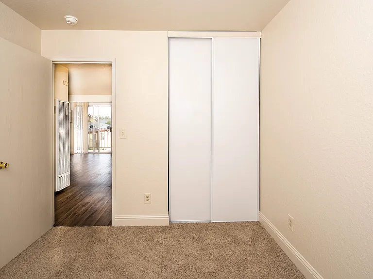 Alderwood Park Apartments — Photo 29