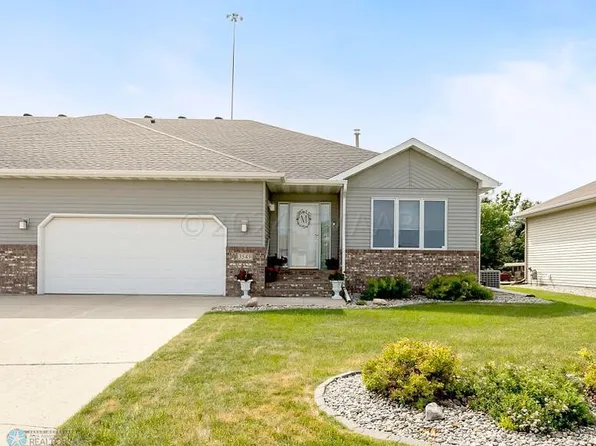 3549 Woodbury Park Dr S, Fargo, ND 58103