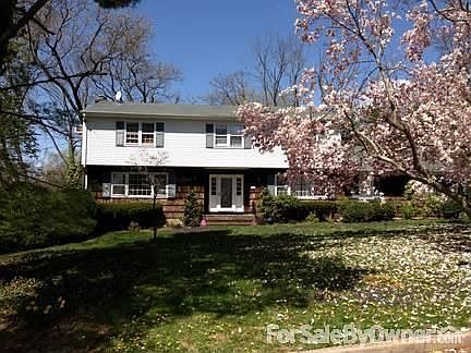 1st image of 14 Stratford Ct