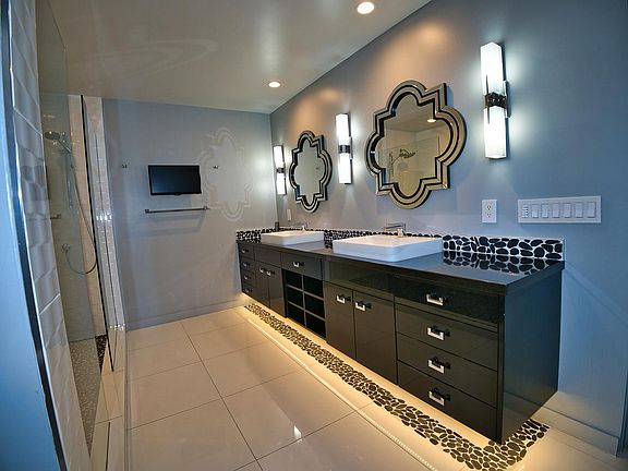 4th image of 1630 S La Reina Way APT 2D