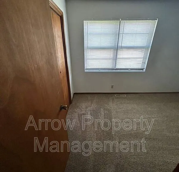 1304 S Jackson St — Photo 10