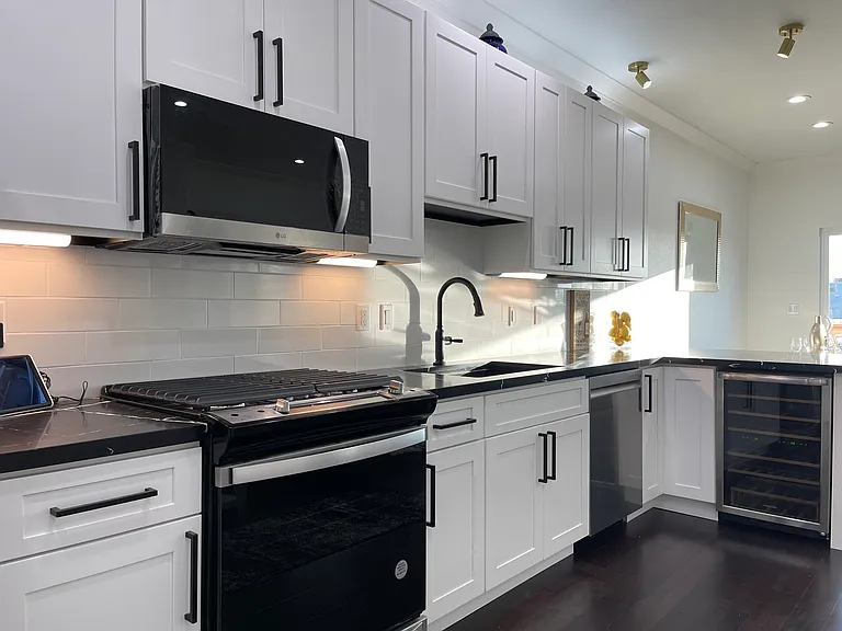 1060 Beacon St — Photo 28
