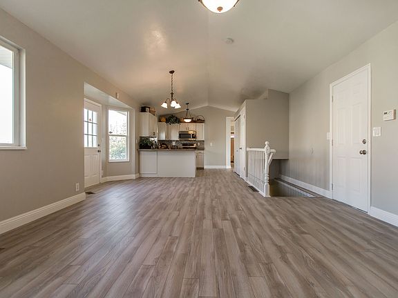 4th image of 6290 S Clover Creek Ln