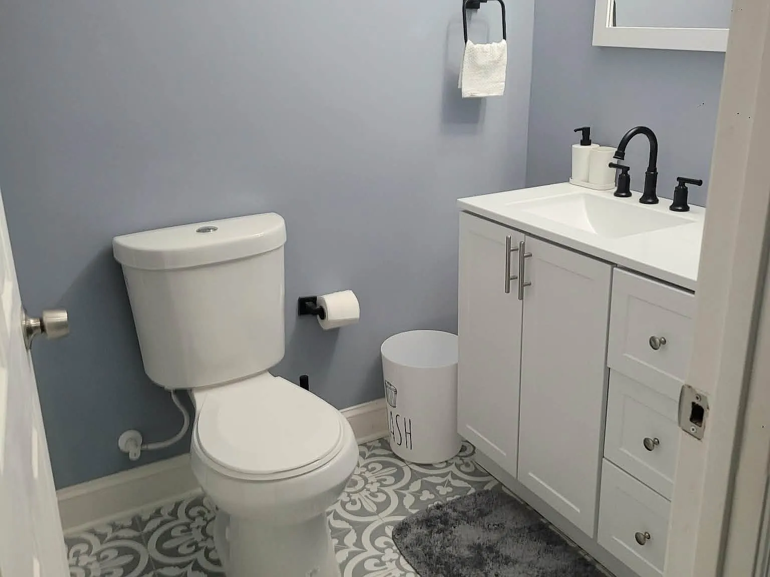3 bed, 1200 sqft, $1,900 — Photo 2