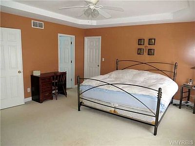 5th image of 44 Garnet Dr