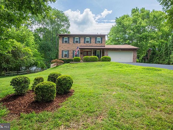 3rd image of 11567 Arrington Ct