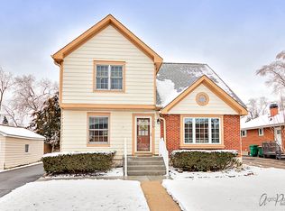 9 School St, Grayslake, IL 60030