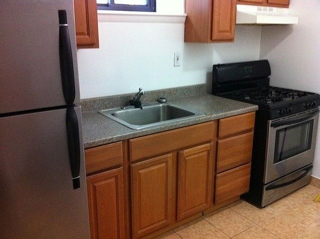 1st image of 610 E 5th St APT 11