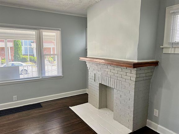 5th image of 769 Reinhard Ave