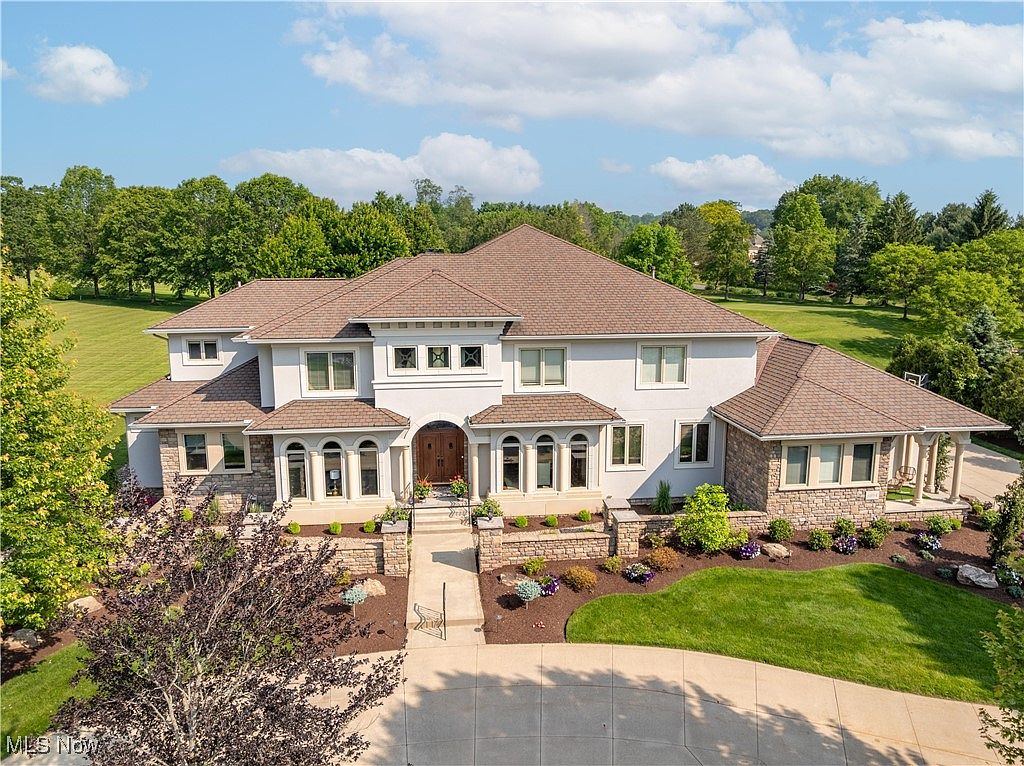 6894 Glengarry Ave NW