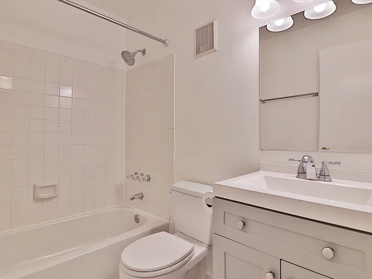 13 Pickering Ct #102 — Photo 24