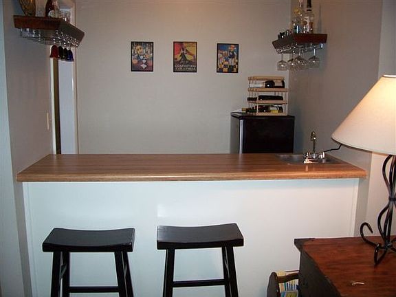 Wet Bar in Great Room - perfect for entertaining!