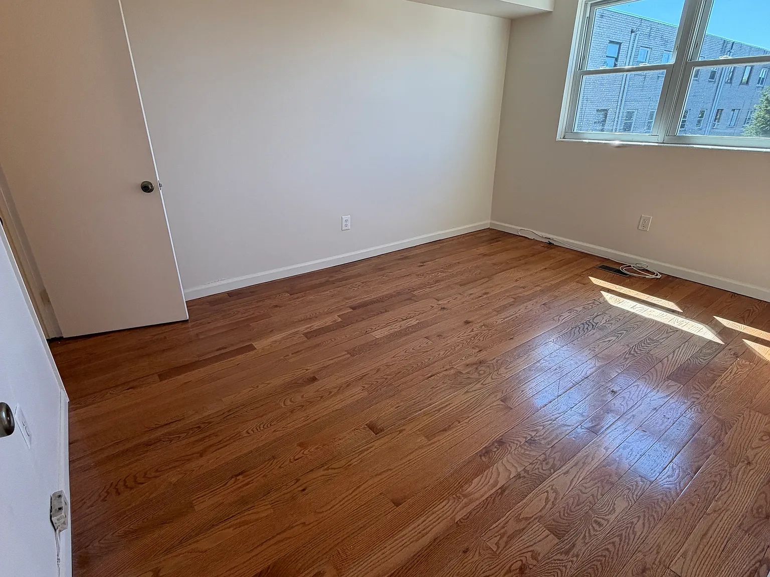 2 bed, 1200 sqft, $1,600 — Photo 4