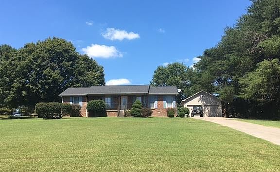 2nd image of 1006 Christopher Ln
