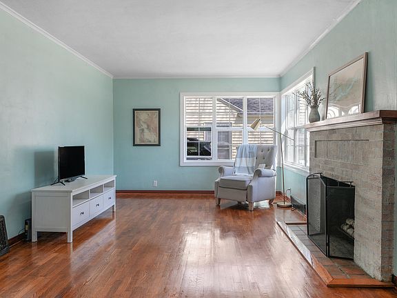 5th image of 291 W 15th St