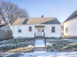 422 53rd St, Moline, IL 61265