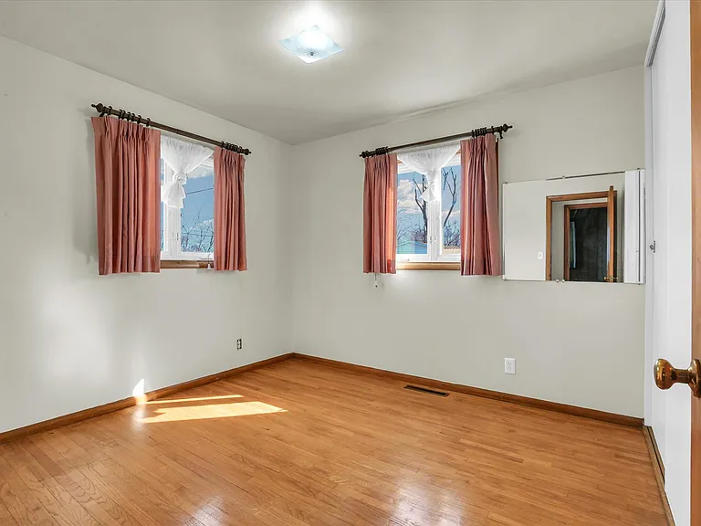 9 Glenview Dr — Photo 15