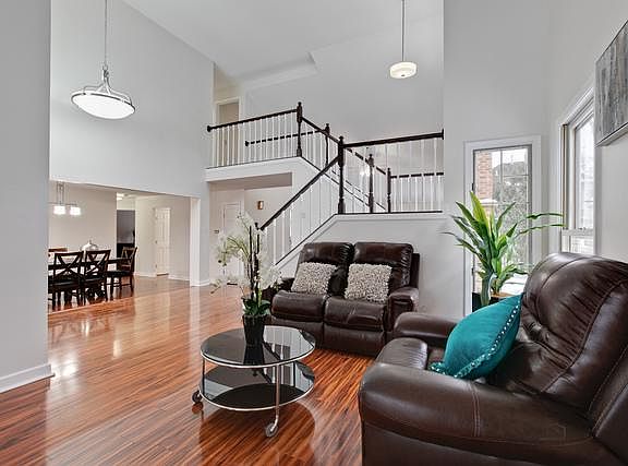 5th image of 1099 Warren Ln