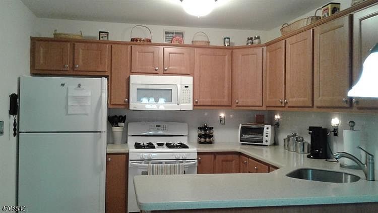 1st image of 28 Mountain View Ct