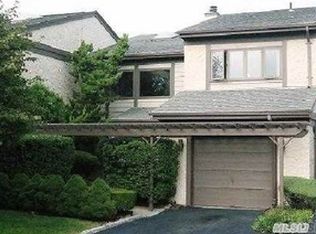 11 Captains Walk E, Bay Shore, NY 11706