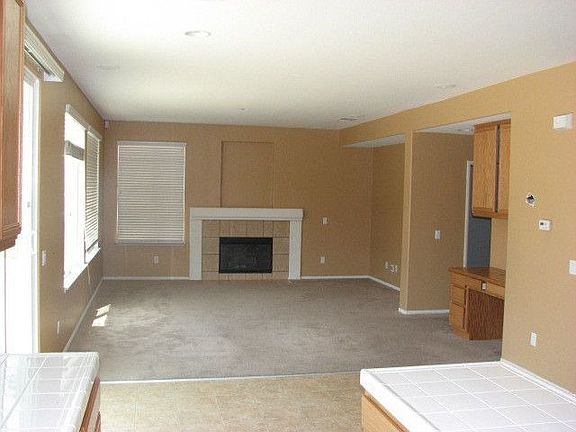 Great rm w/Fireplace