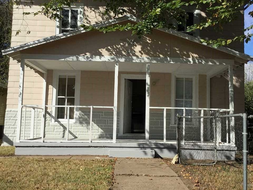 View from side walk