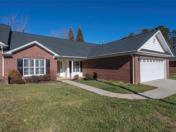 2nd image of 2082 Hibiscus Ln