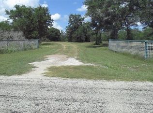 5367 Old Goliad Rd, Goliad, TX 77963