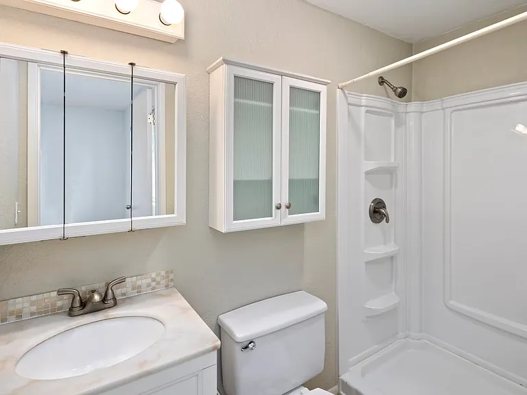 4226 Dayton Ave N #202 — Photo 14