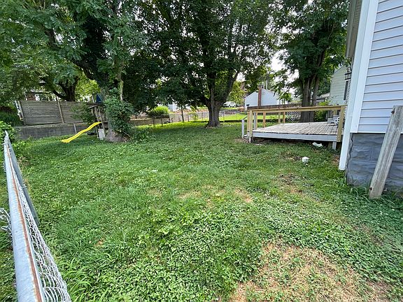 2nd image of 323 E 10th St