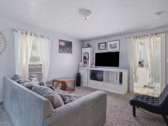 5th image of 3234 W 90th St