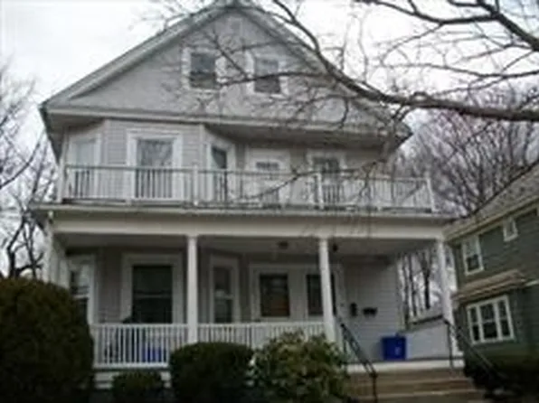 121 Pawtuxet Ave, Cranston, RI 02905