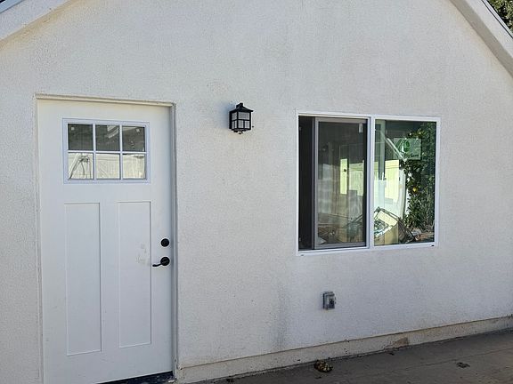 3rd image of 12643 Cometa Ave #1/2