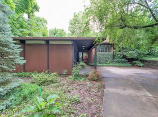 1515 Moores River Dr, Lansing, MI 48910
