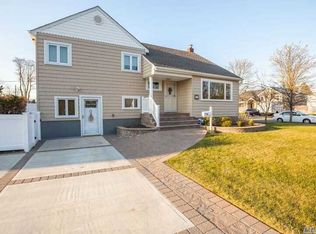 210 N William Rd, Massapequa, NY 11758