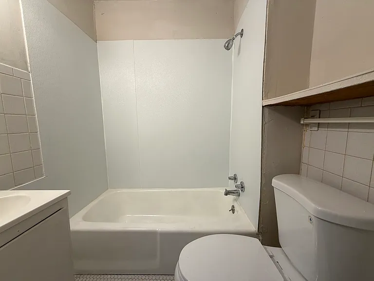 712 W 38th St. — Photo 22