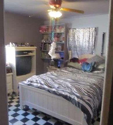 3rd image of 927 Willowbrook St