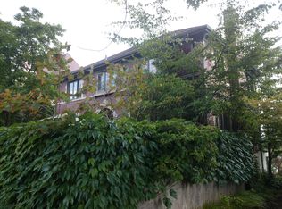 2220 34th Ave S, Seattle, WA 98144