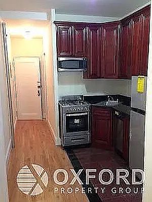 4th image of 426 W 47th St Penthouse B