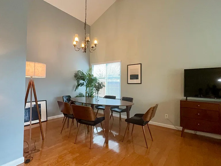1391 Hardy Pl — Photo 9